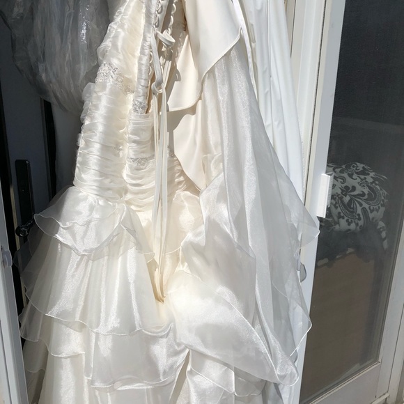 Authentic Maggie Sottero Destiny Mermaid gown 6/8 - Picture 5 of 6